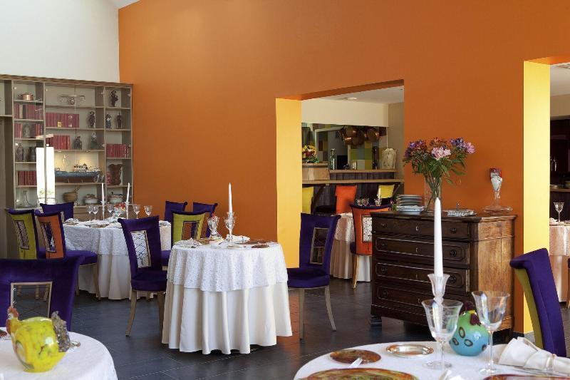Logis Hotel O En Couleur Oucques-la-Nouvelle Zewnętrze zdjęcie