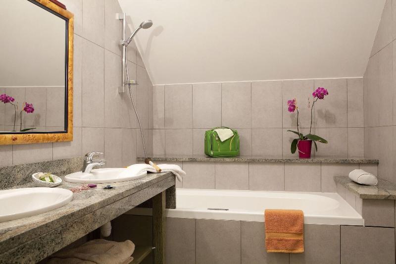 Logis Hotel O En Couleur Oucques-la-Nouvelle Zewnętrze zdjęcie