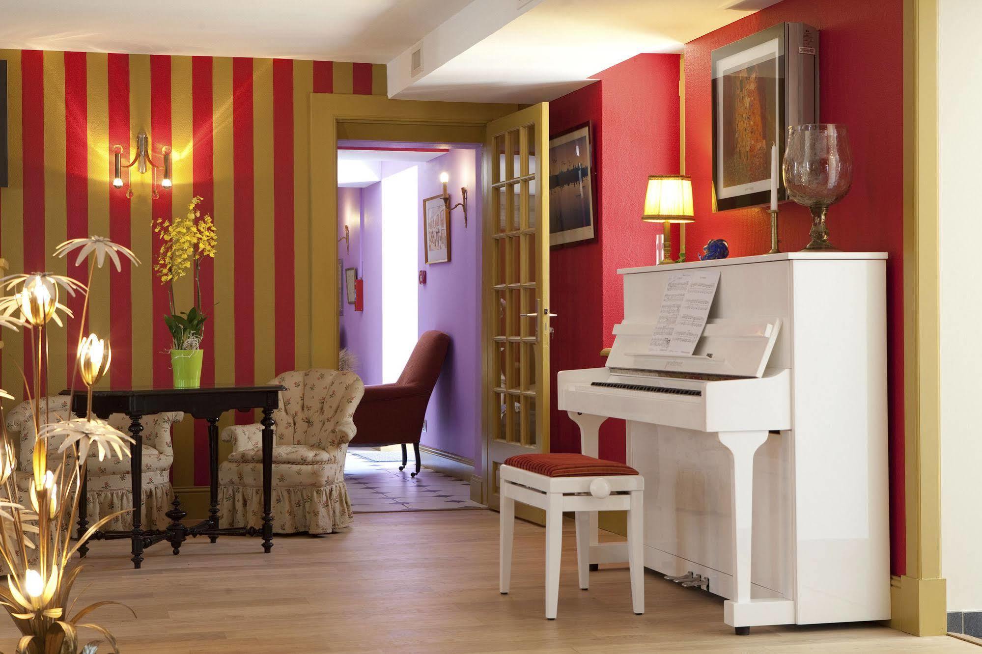 Logis Hotel O En Couleur Oucques-la-Nouvelle Zewnętrze zdjęcie