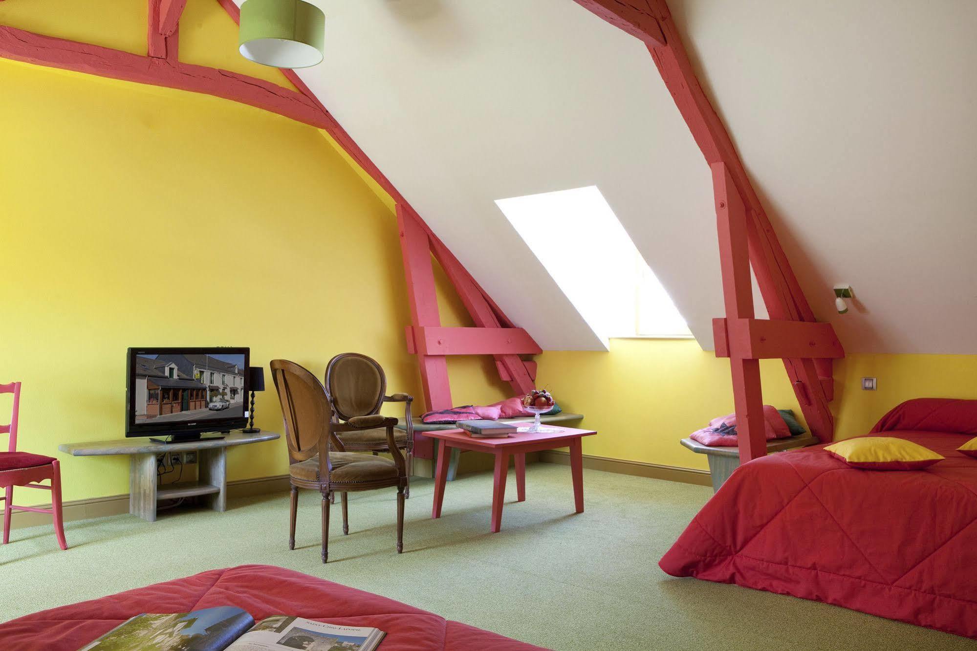 Logis Hotel O En Couleur Oucques-la-Nouvelle Zewnętrze zdjęcie